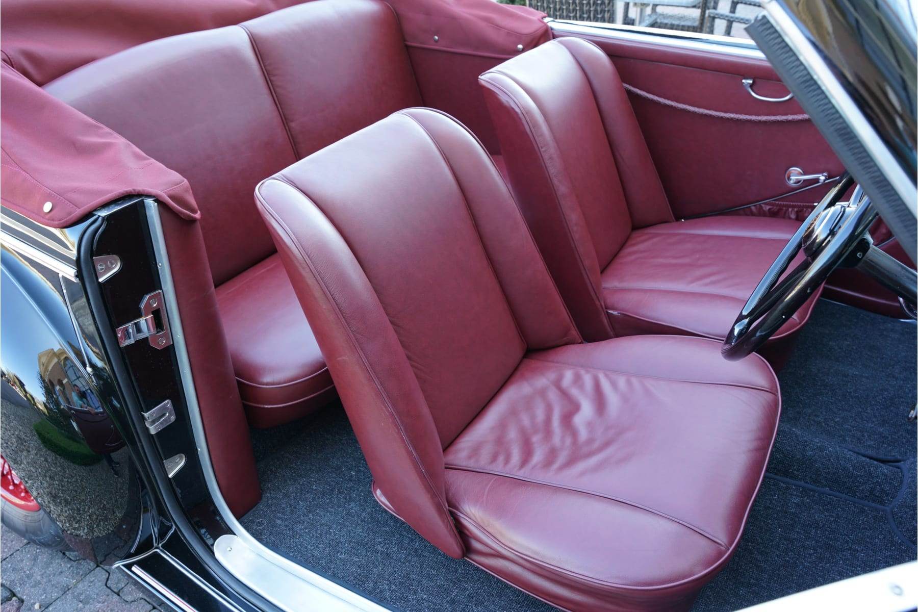 Alfa Romeo 6C 2500 Sport Convertible, 1939 — photograph 10.