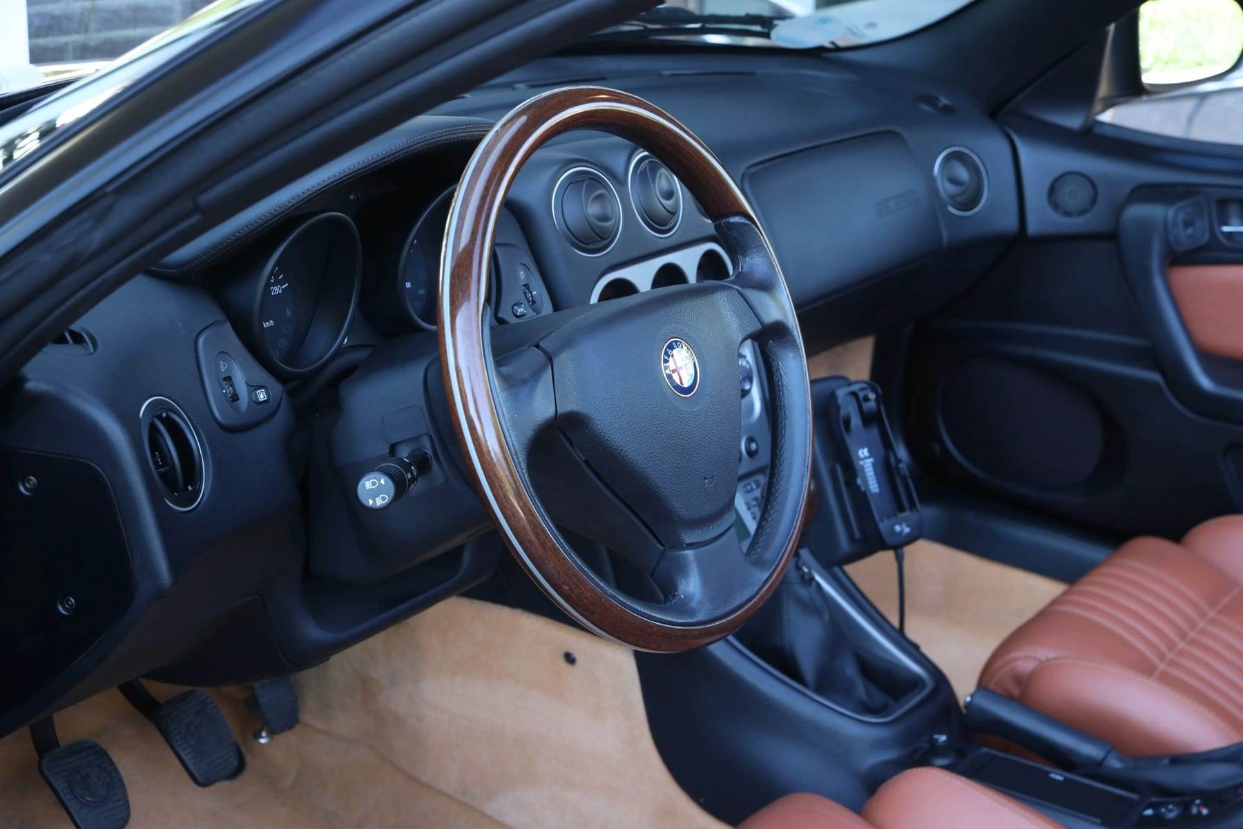 Alfa Romeo Spider, 2003 — photograph 21.