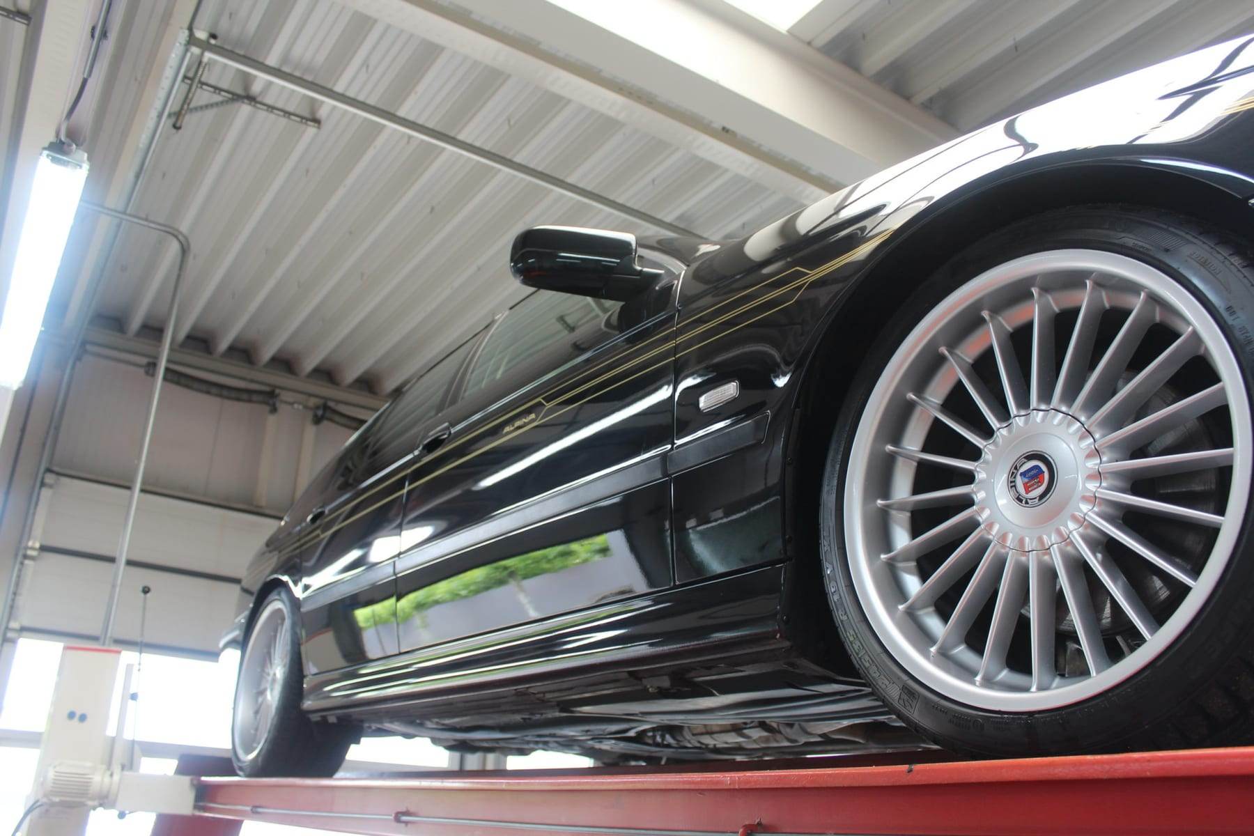 Alpina B10 V8 Touring, 1998 — photograph 7.