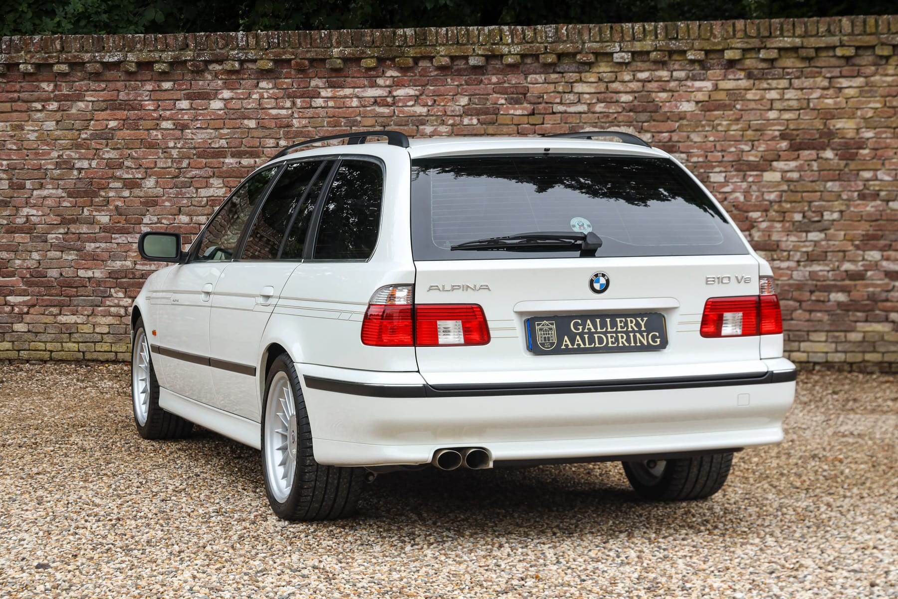 Alpina B10 V8 Touring, 2000 — photograph 2.