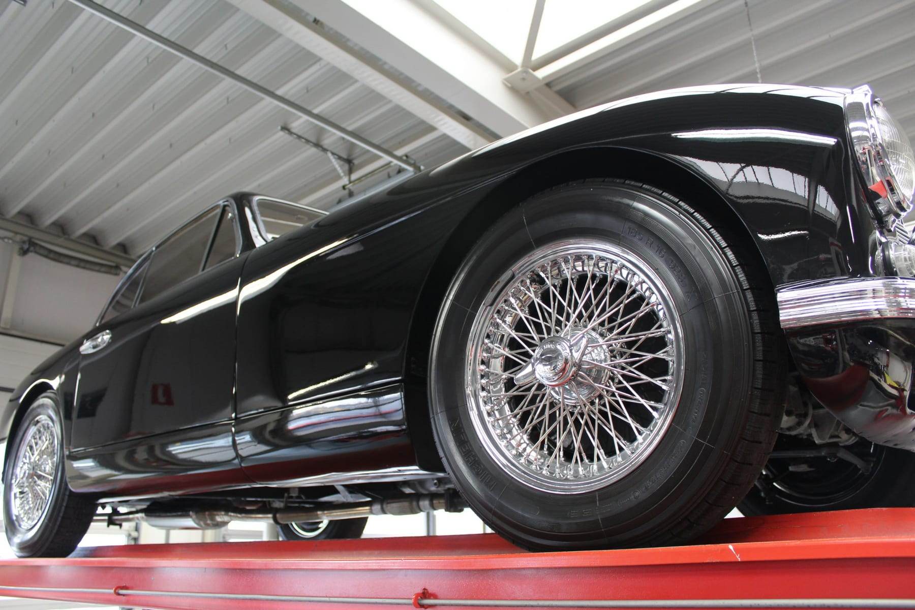 Aston Martin DB2 Sports Saloon, 1952 — photograph 9.