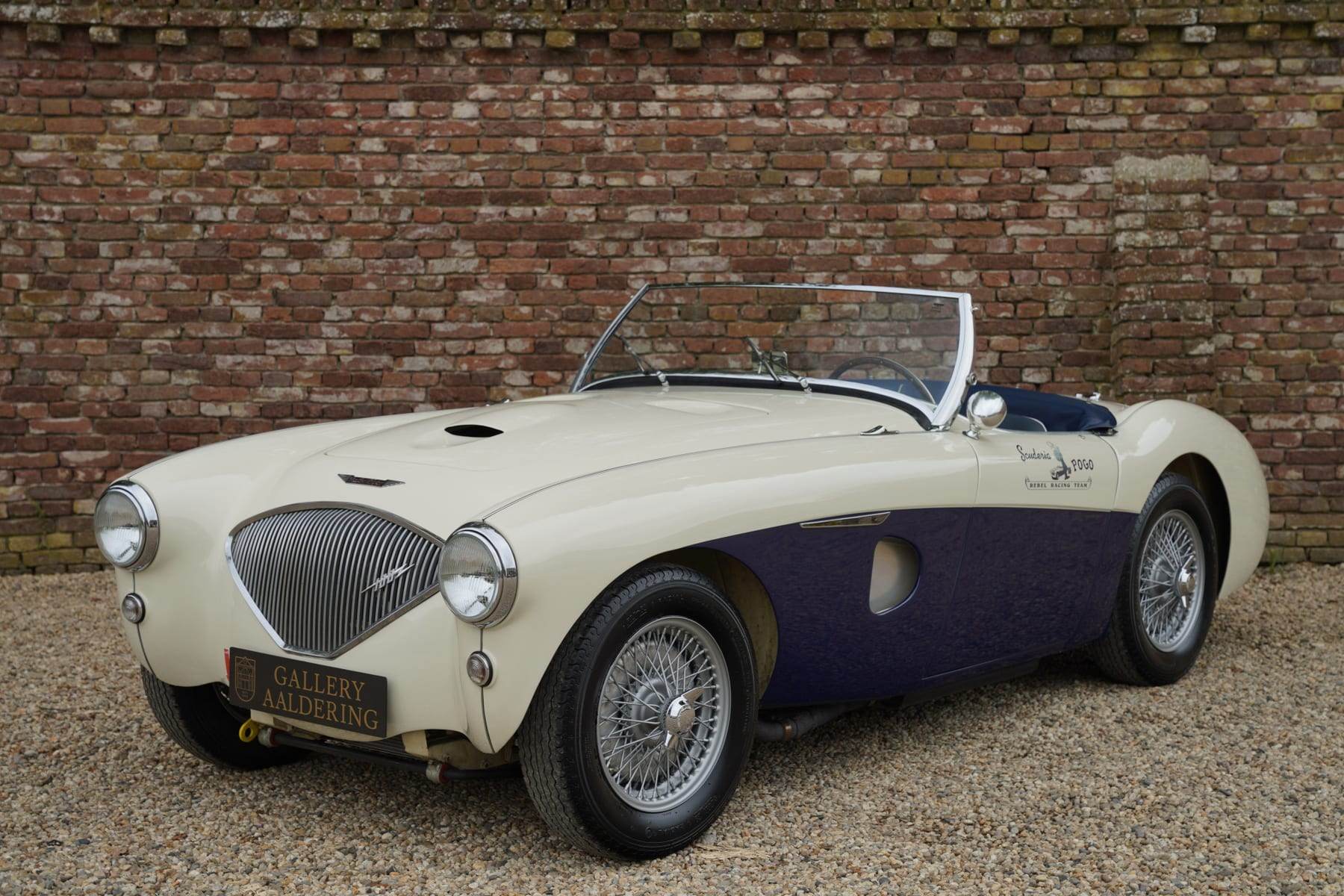 Austin Healey 100/4, 1953, at Gallery Aaldering.