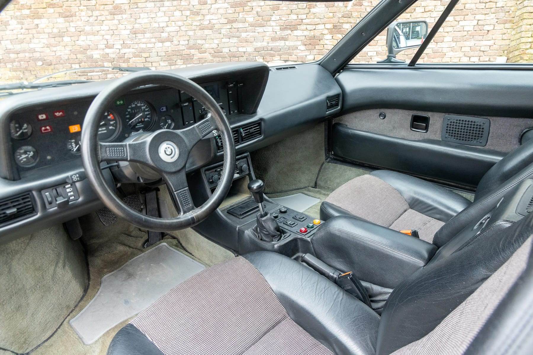 BMW M1, 1982 — photograph 2.