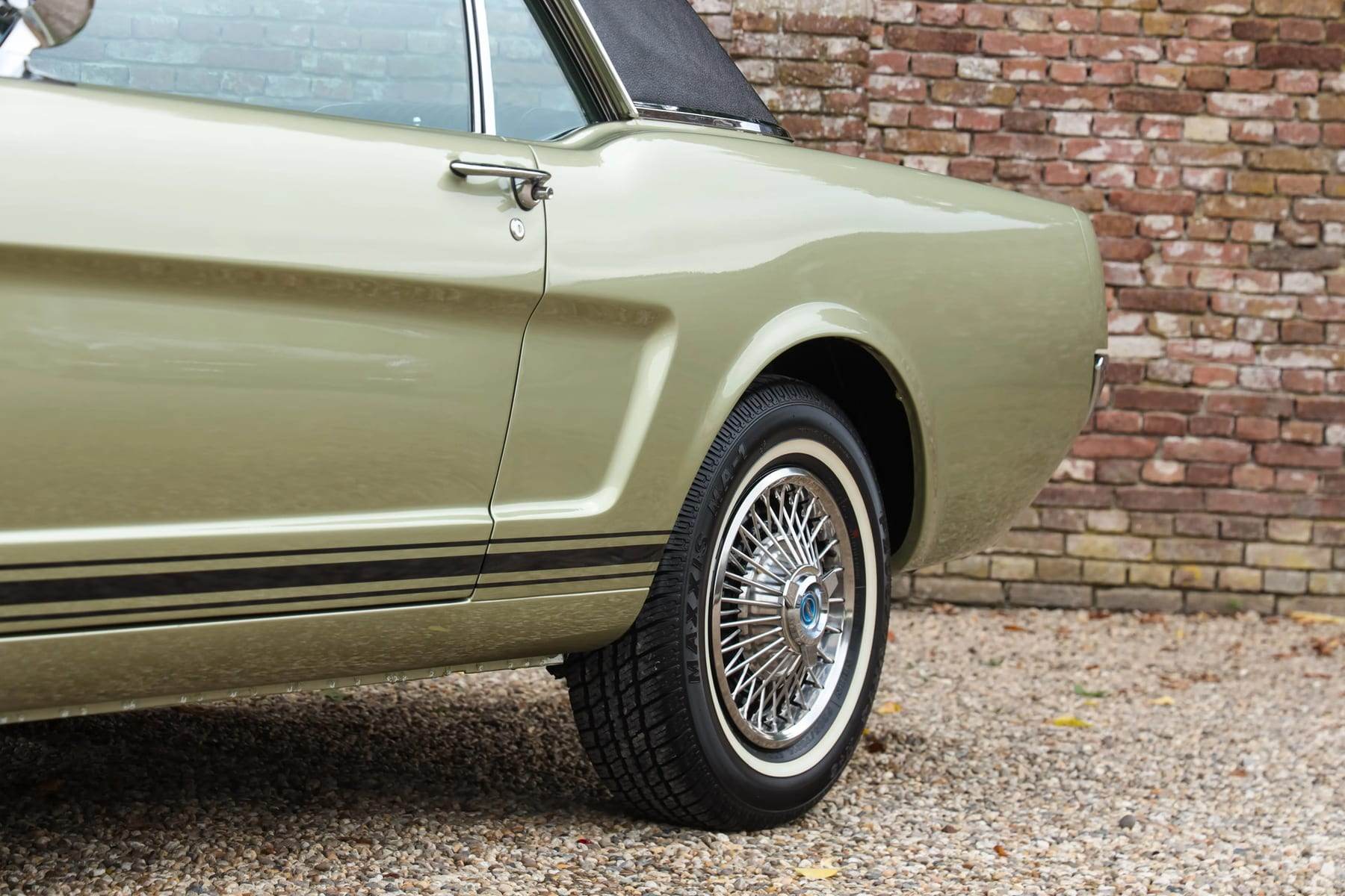 Ford Mustang, 1966 — photograph 16.