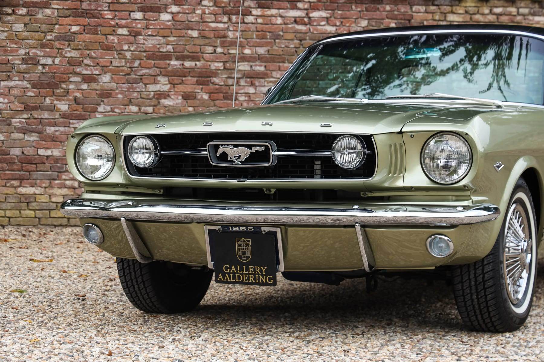 Ford Mustang, 1966 — photograph 17.