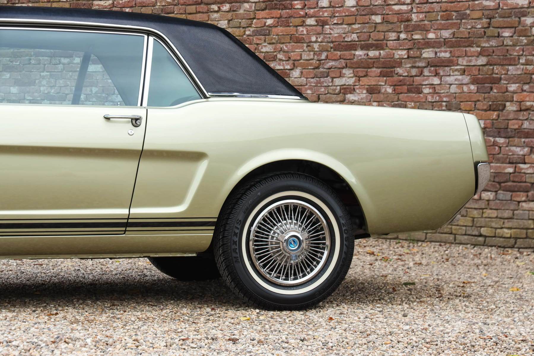 Ford Mustang, 1966 — photograph 21.