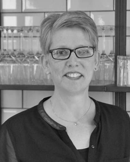 Karin Blanken, hostess gallery grand café at Gallery Aaldering.