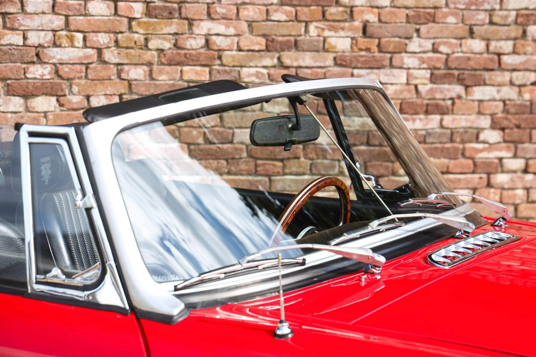 MG B Roadster, 1971 — photograph 12.