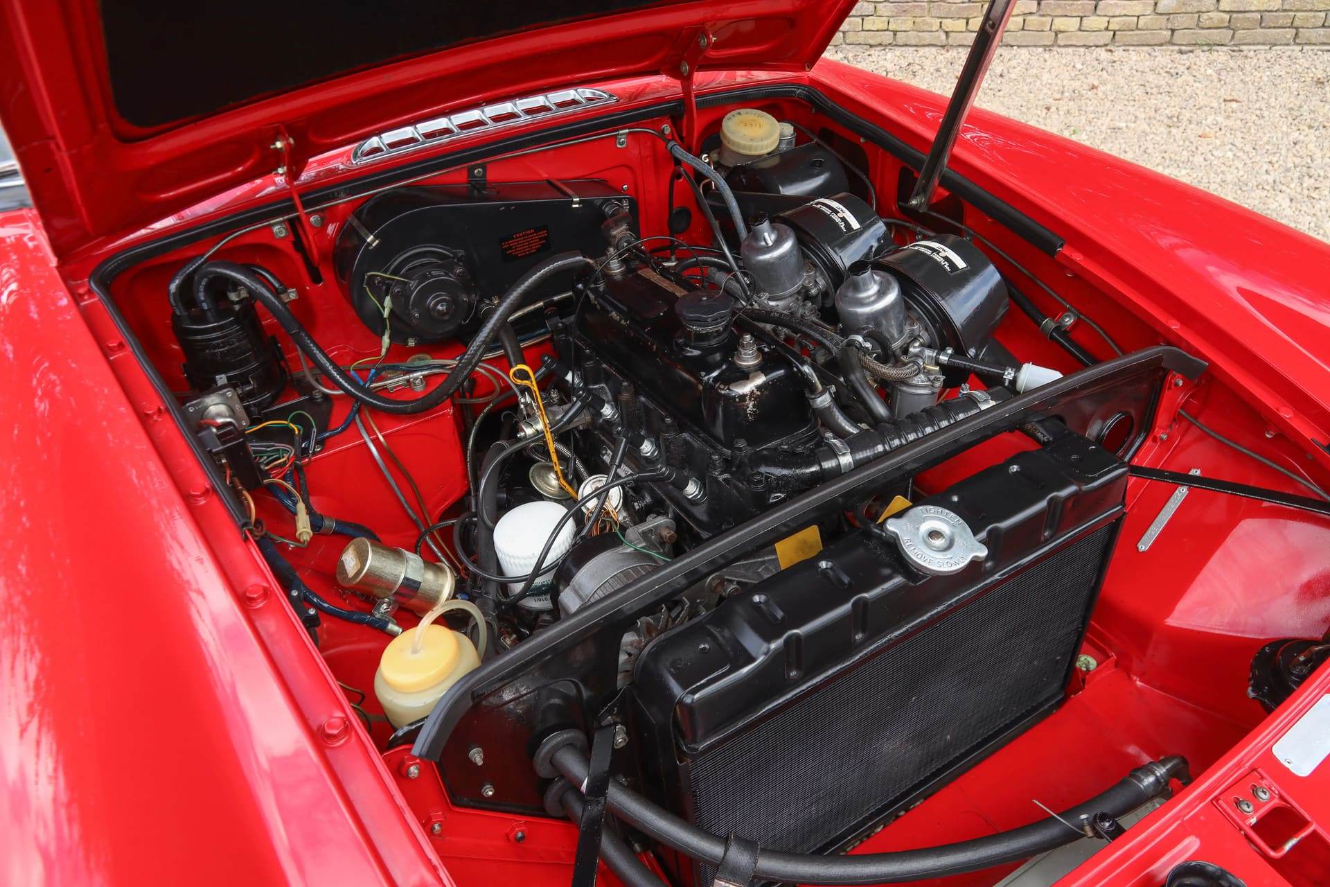 MG B Roadster, 1971 — photograph 3.