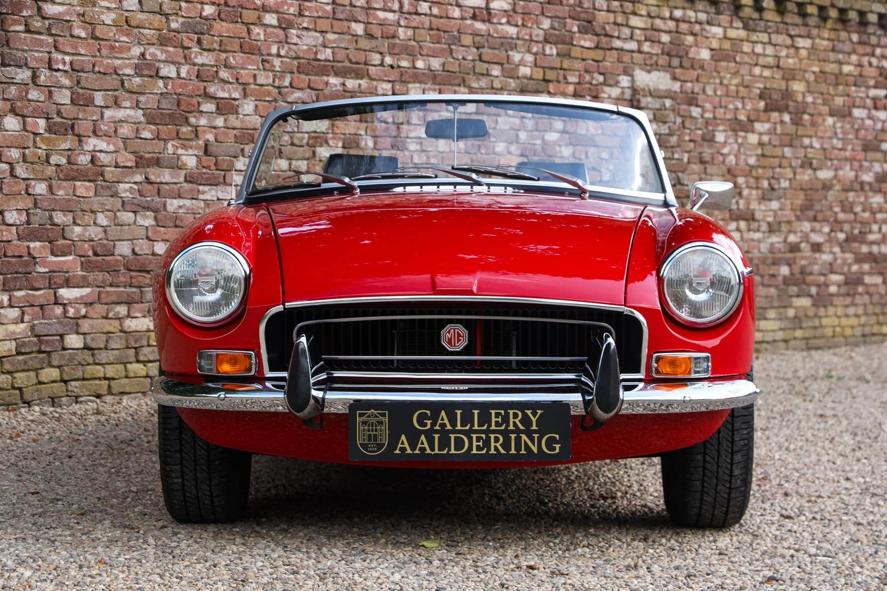 MG B Roadster, 1971 — photograph 5.