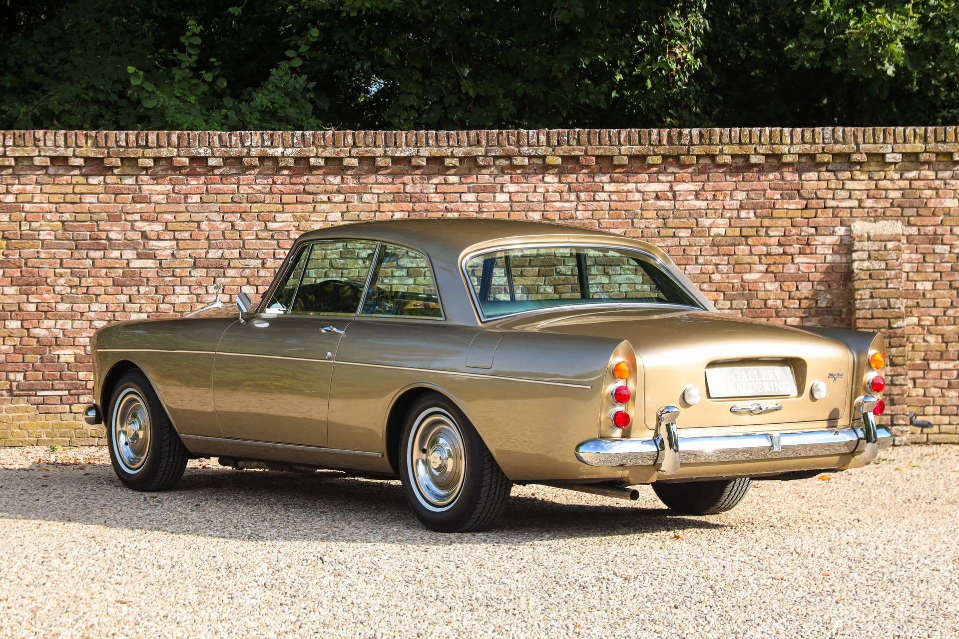 Rolls-Royce Silver Cloud III Mulliner Park Ward Coupé, 1965, at Gallery Aaldering.