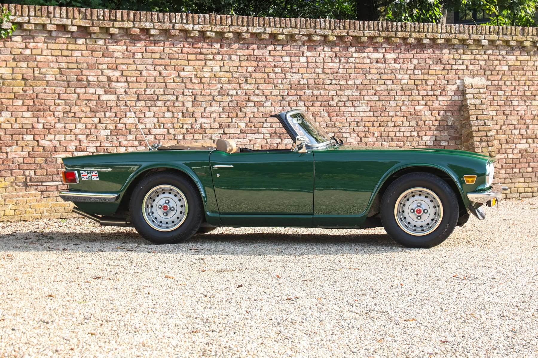 Triumph TR6, 1976 — photograph 18.