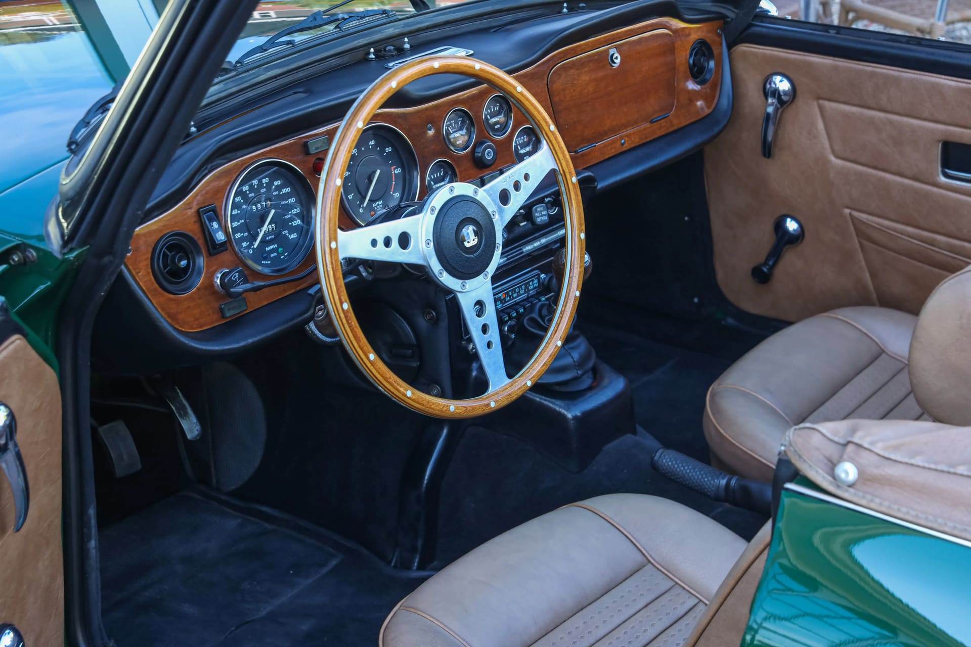 Triumph TR6, 1976 — photograph 2.