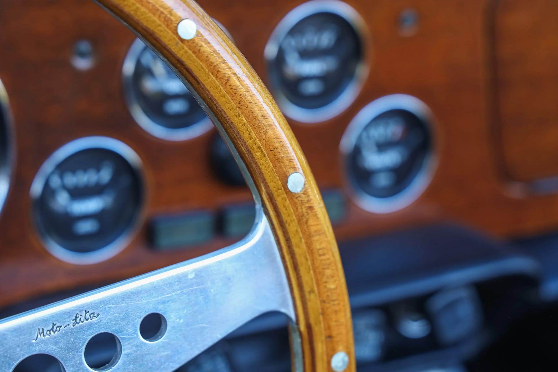 Triumph TR6, 1976 — photograph 24.