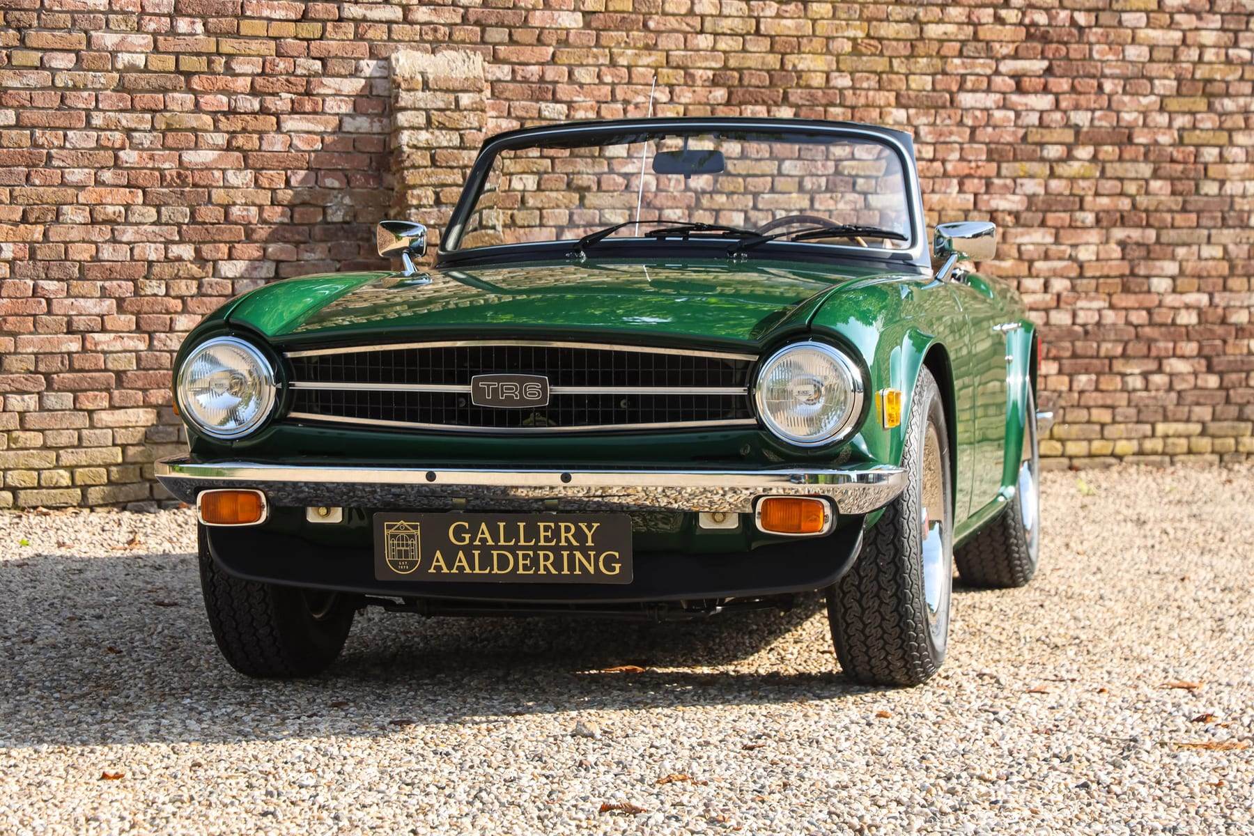 Triumph TR6, 1976 — photograph 7.