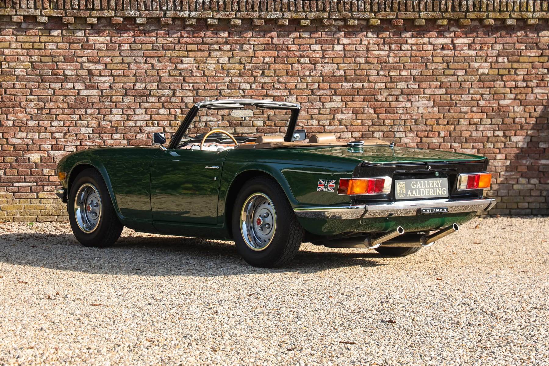 Triumph TR6, 1976 — photograph 9.